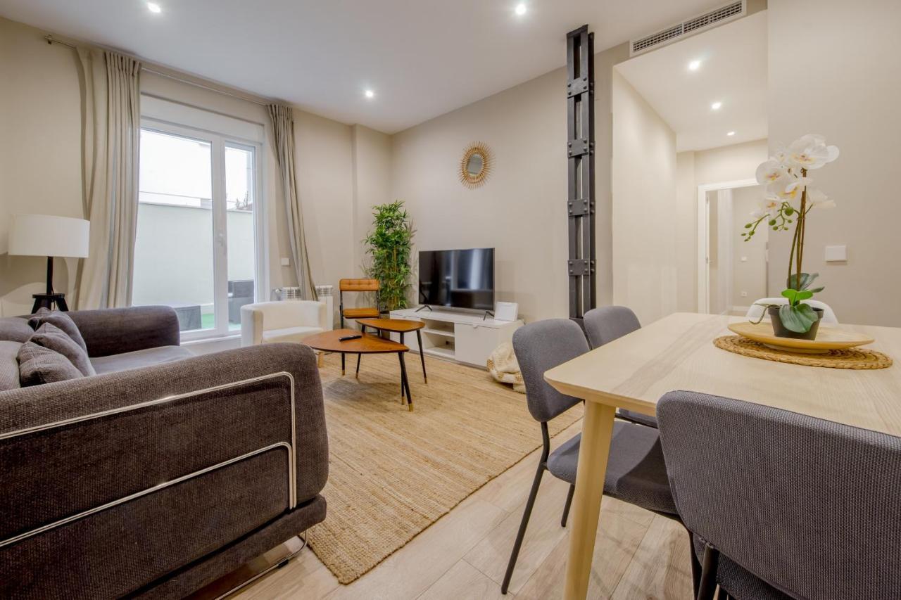 Acogedor Apt 3 Habitaciones Y Terraza En El Centro 马德里 外观 照片