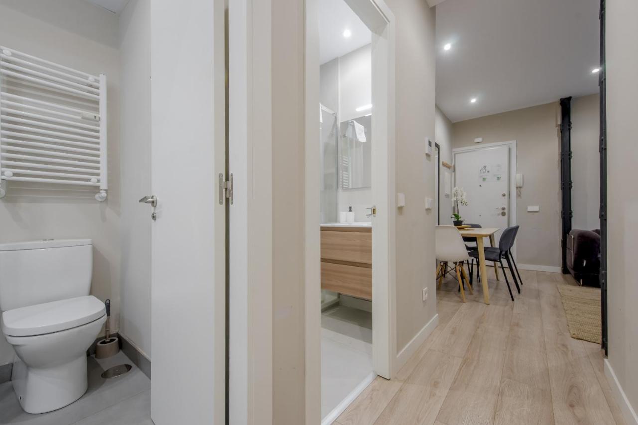 Acogedor Apt 3 Habitaciones Y Terraza En El Centro 马德里 外观 照片